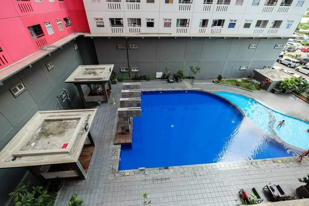 Джакарта: Comfort 2BR with Pool View Green Pramuka City Apartment