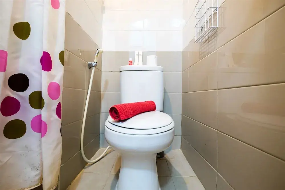 Джакарта: Comfort 2BR with Pool View Green Pramuka City Apartment