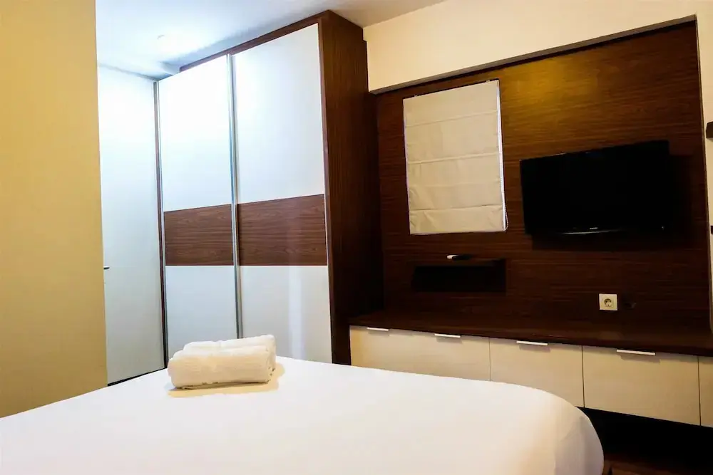 Джакарта: Amazing 2BR with City View The Wave Apartment