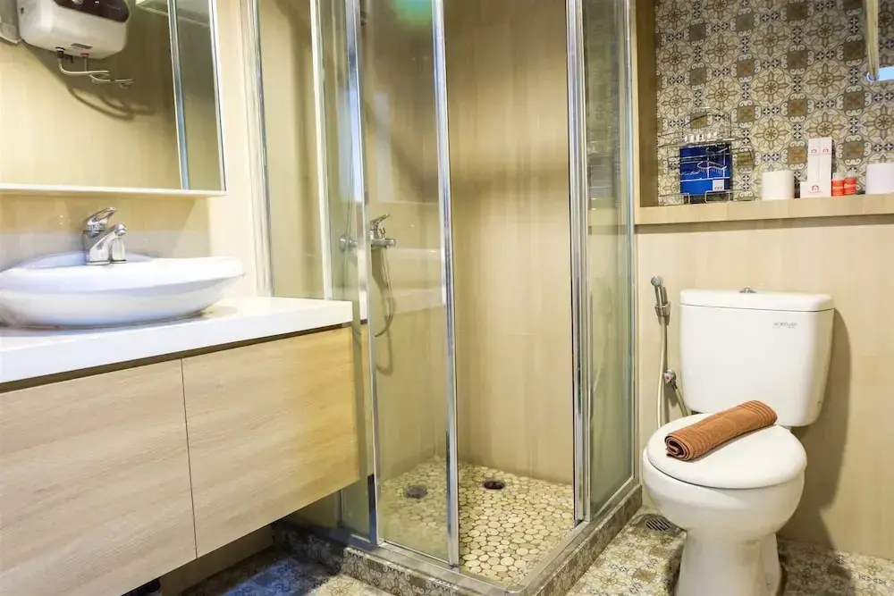 Джакарта: Amazing 2BR with City View The Wave Apartment