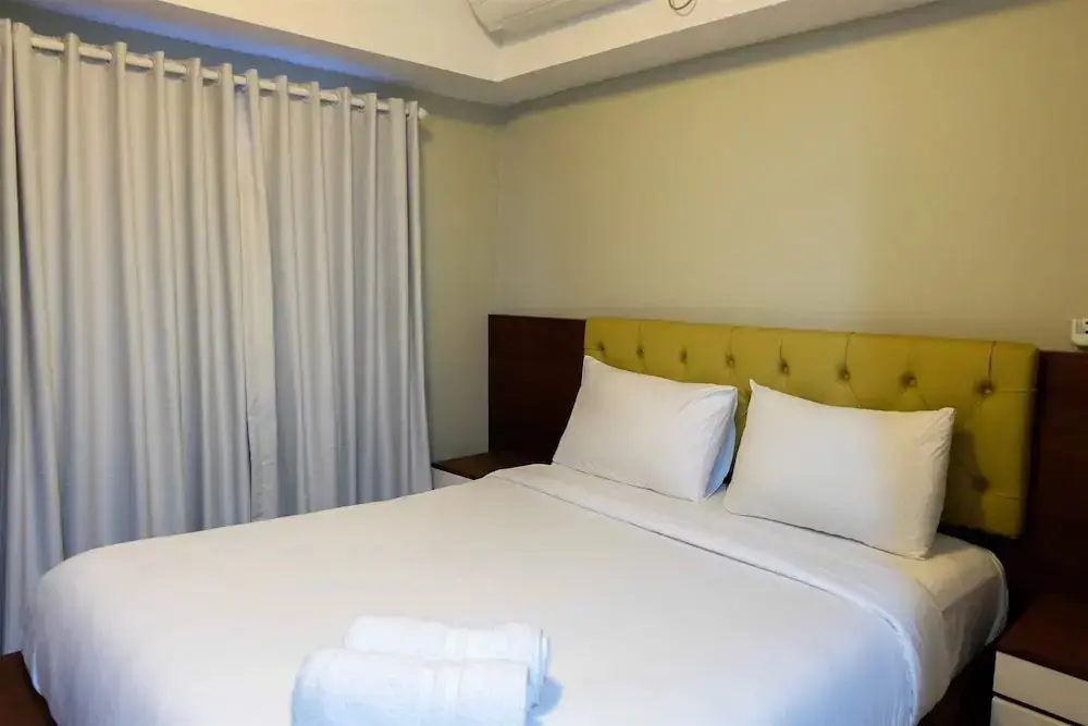 Джакарта: Amazing 2BR with City View The Wave Apartment