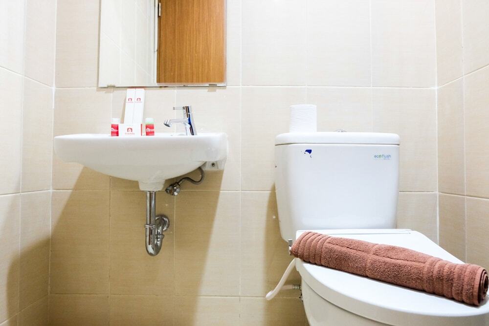 Чикаранг: Warm and Homey Studio at The Oasis Cikarang Apartment By Travelio