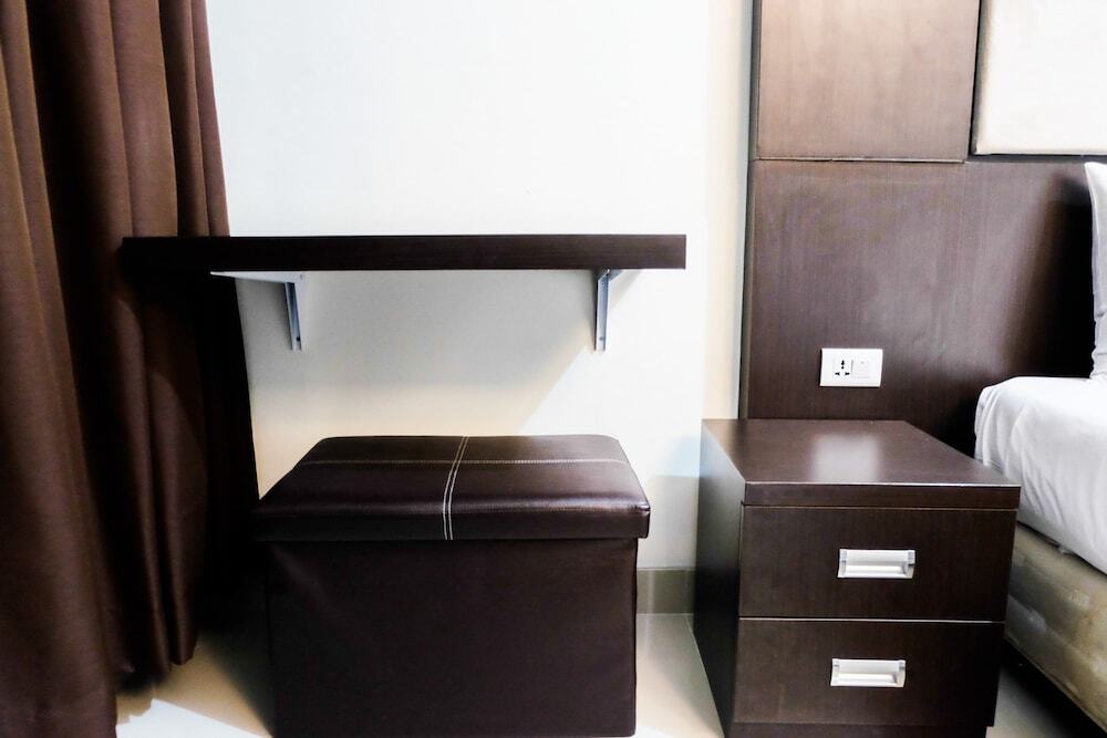 Чикаранг: Warm and Homey Studio at The Oasis Cikarang Apartment By Travelio