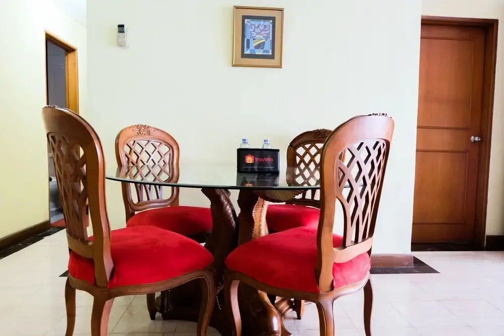 Джакарта: Classic Style 2br at Redtop Apartment Near Juanda