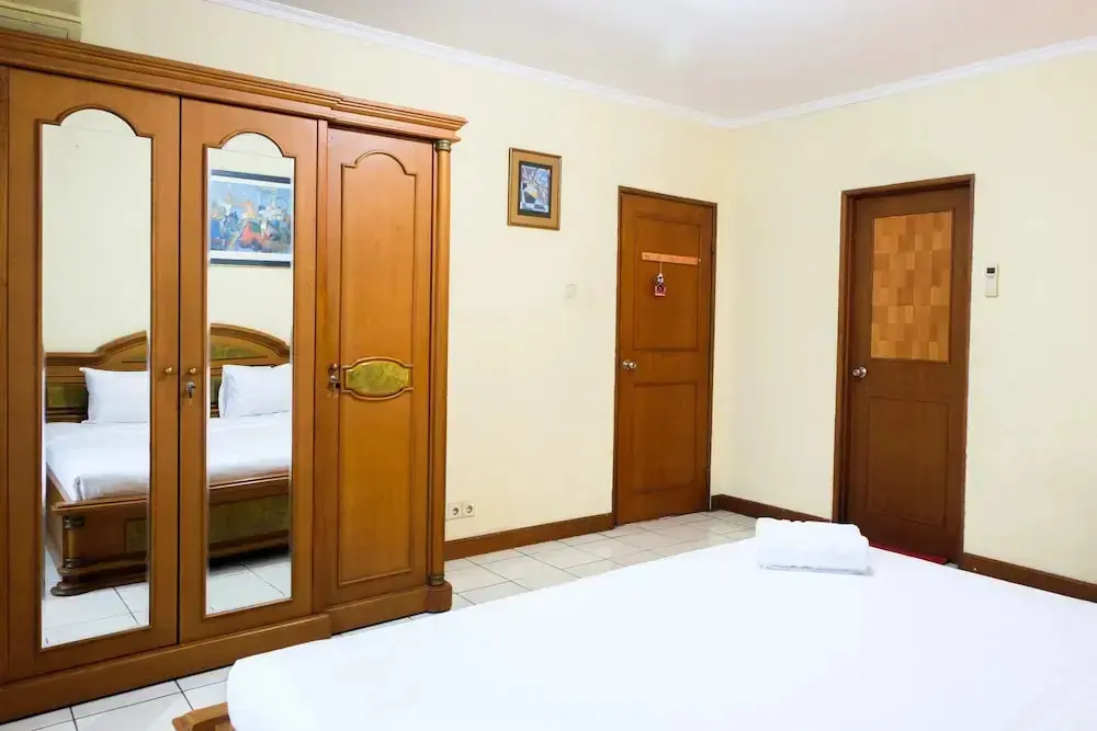 Джакарта: Classic Style 2br at Redtop Apartment Near Juanda
