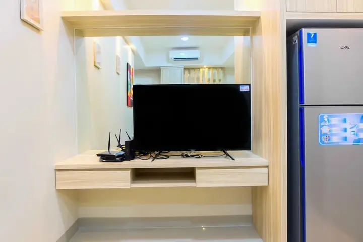 Чикаранг: Spacious 1BR with City View The Oasis Lippo Cikarang Apartment
