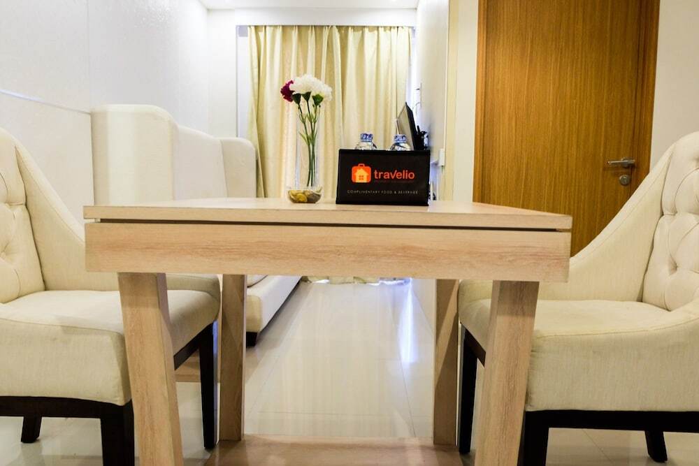 Чикаранг: Comfortable Premiere 1BR at The Oasis Apartment