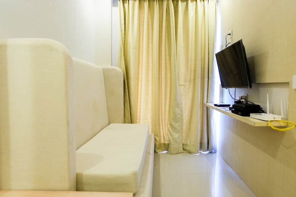 Чикаранг: Comfortable Premiere 1BR at The Oasis Apartment