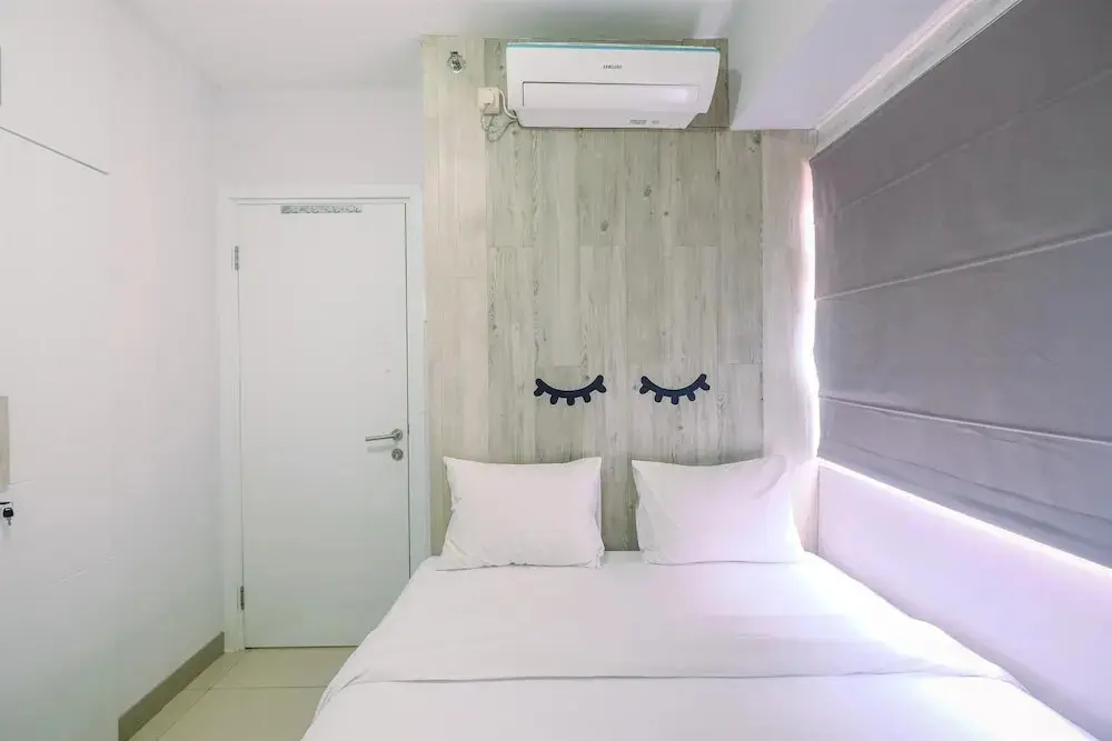 Джакарта: Furnished Green Pramuka 1BR Apartment with Modern Style and City View