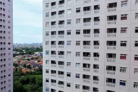 Furnished Green Pramuka 1BR Apartment with Modern Style and City View — фото 1