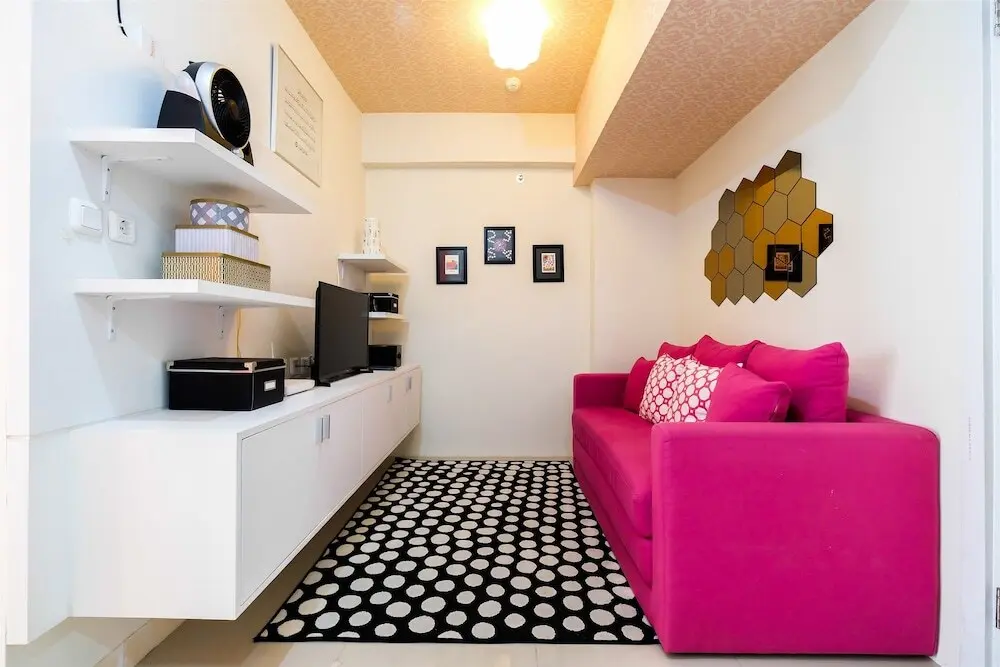 Джакарта: Furnished Green Pramuka 1BR Apartment with Modern Style and City View
