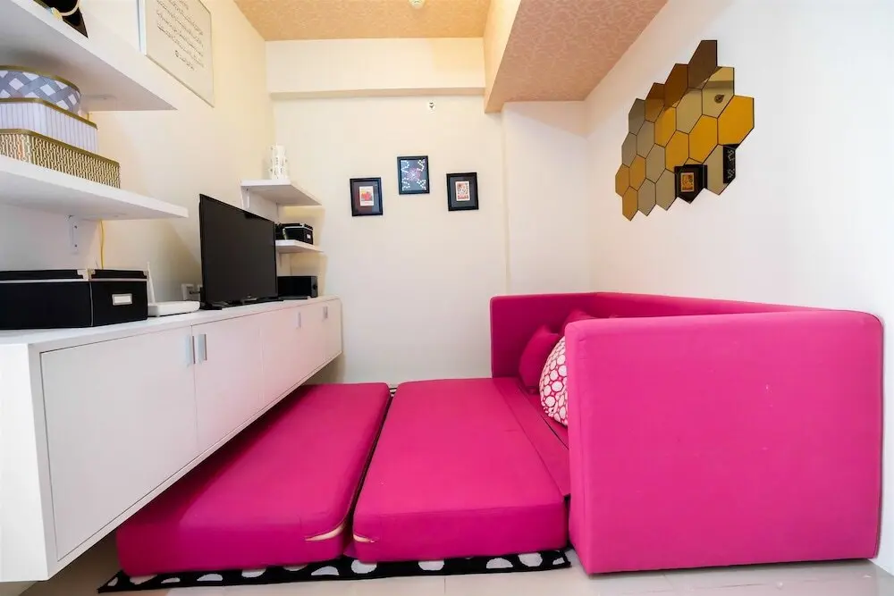 Джакарта: Furnished Green Pramuka 1BR Apartment with Modern Style and City View