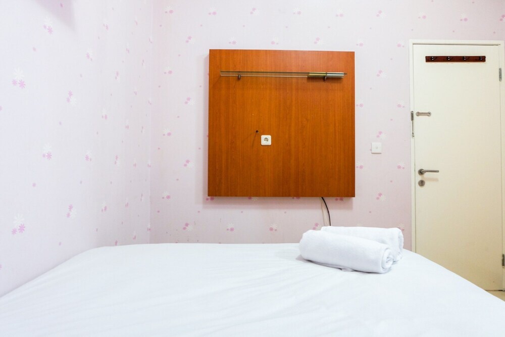 Джакарта: Best Price 2BR Seasons City Apartment