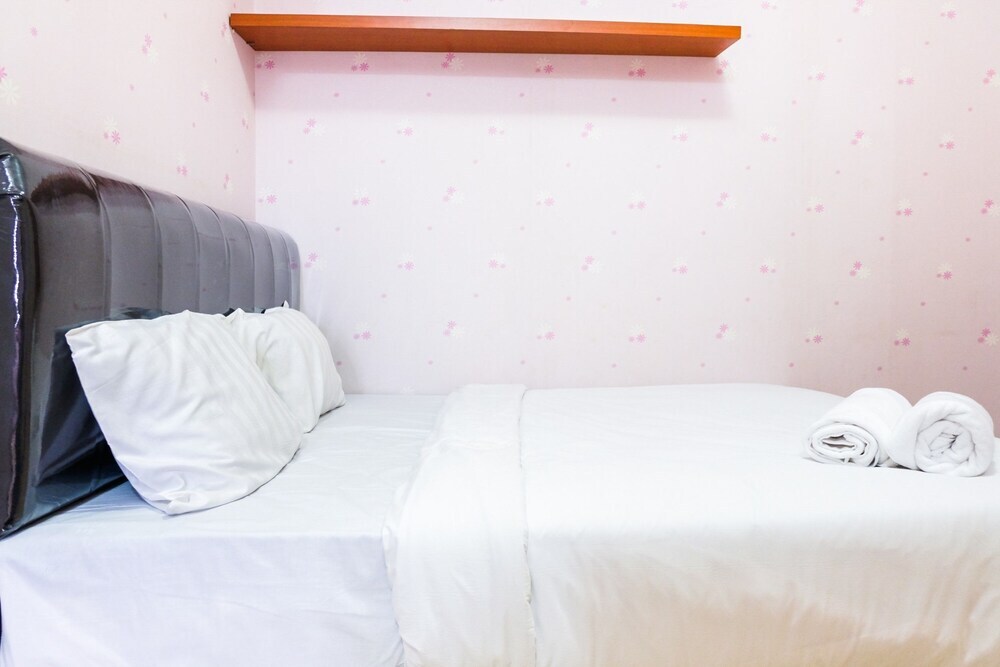 Джакарта: Best Price 2BR Seasons City Apartment