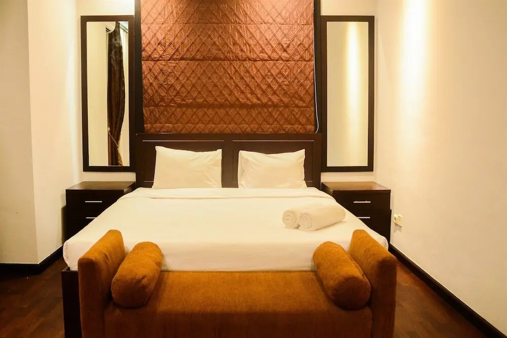 Джакарта: Awesome 3br Bellezza Permata Hijau Apartment Near Senayan