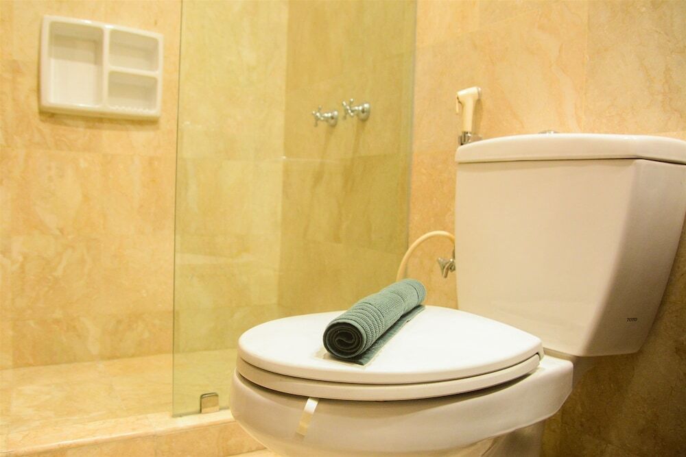 Джакарта: Awesome 3br Bellezza Permata Hijau Apartment Near Senayan