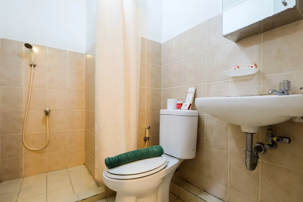 Джакарта: Clean 2BR Green Bay Apartment near Baywalk Mall Pluit
