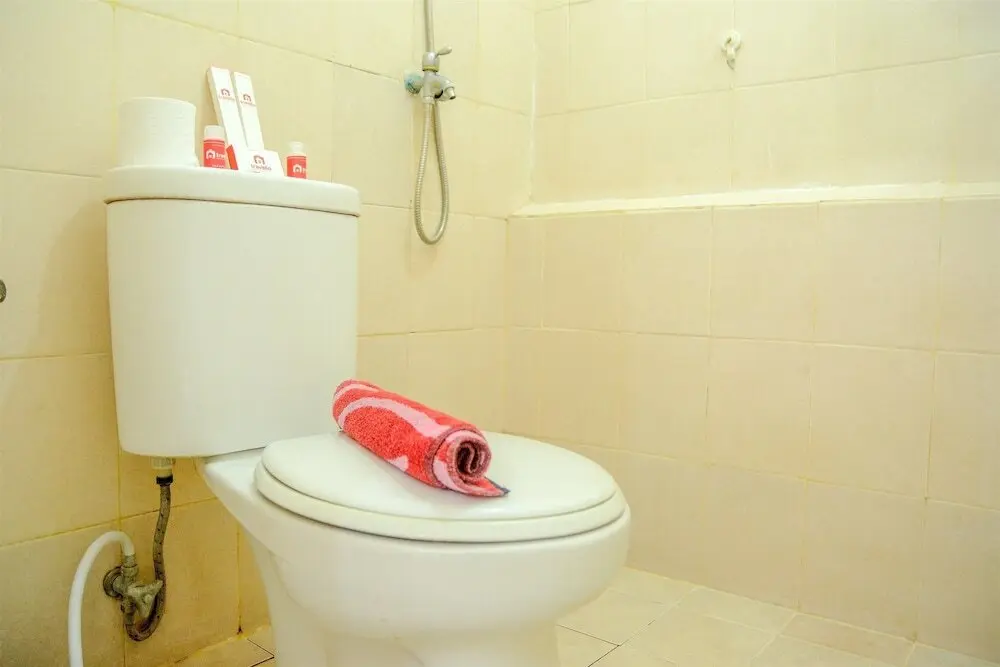 Джакарта: 2Br Homey Green Palace Kalibata Apartment