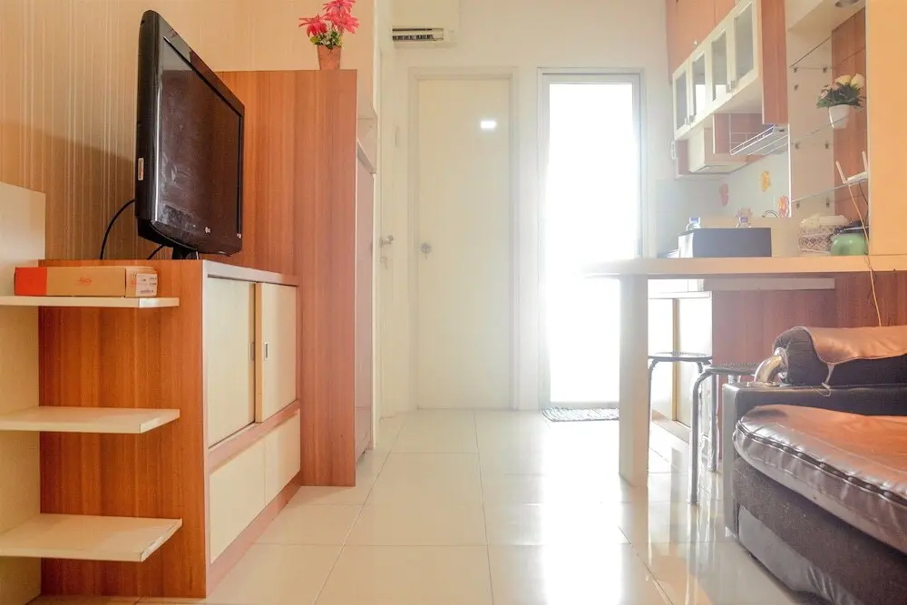Джакарта: 2Br Homey Green Palace Kalibata Apartment