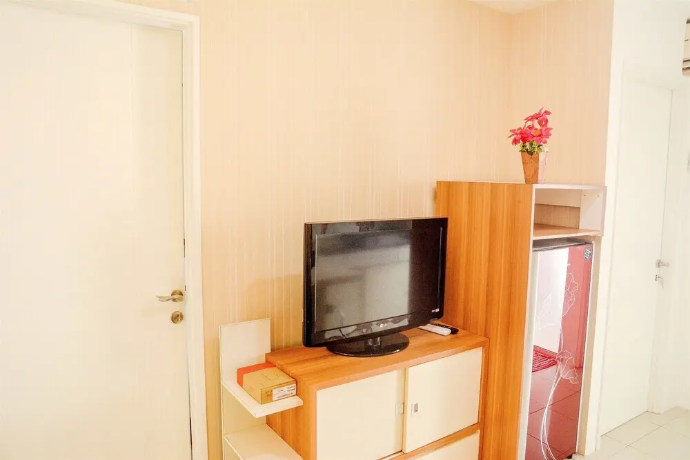 Джакарта: 2Br Homey Green Palace Kalibata Apartment