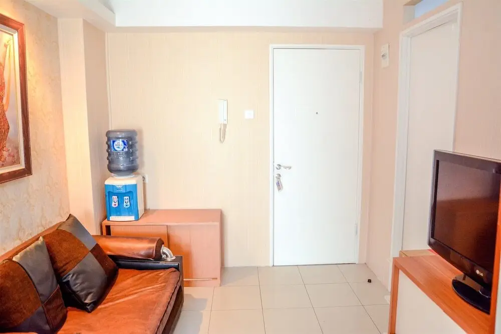 Джакарта: 2Br Homey Green Palace Kalibata Apartment