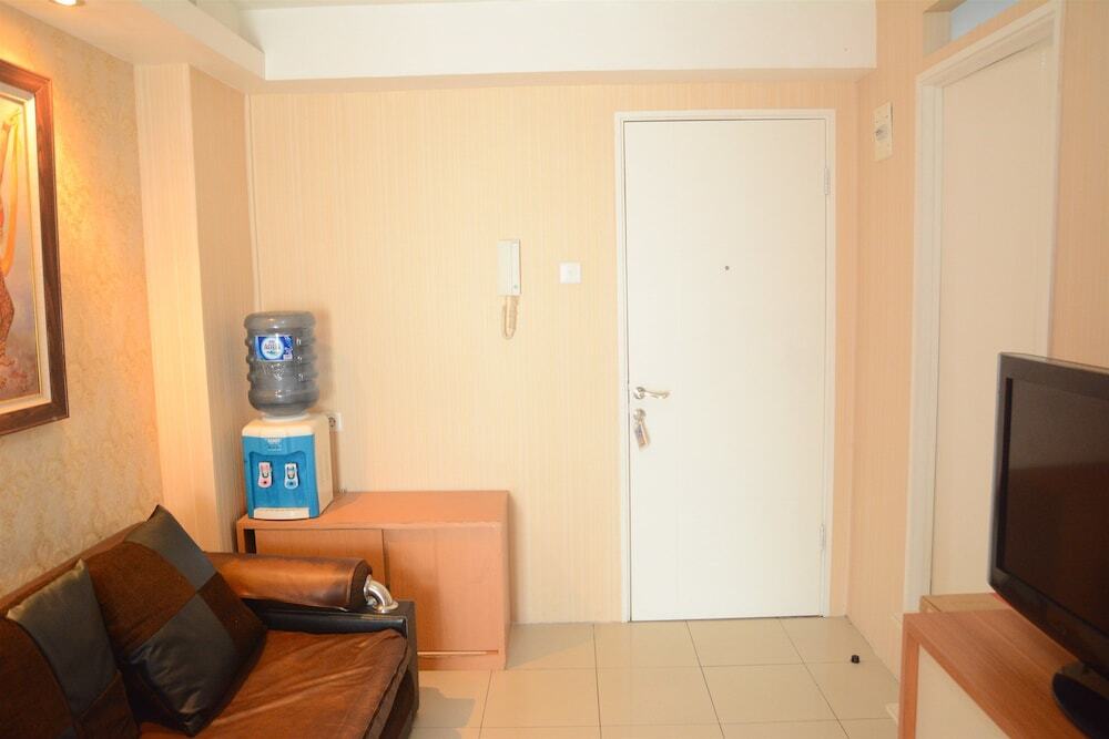 Джакарта: 2Br Homey Green Palace Kalibata Apartment