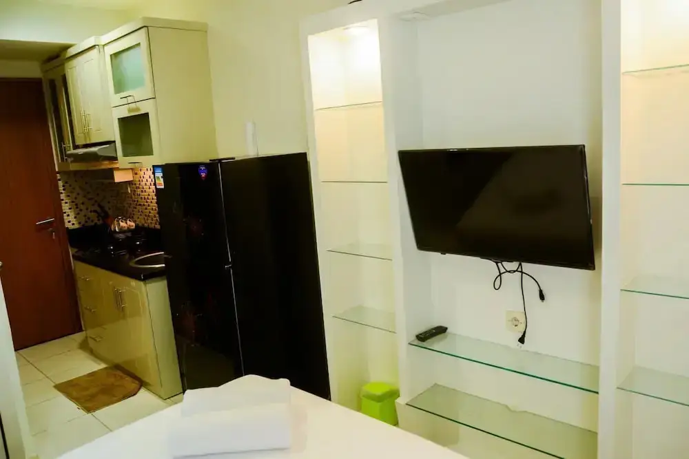 Депок: Classic Studio Room Cinere Bellevue Suites Apartment
