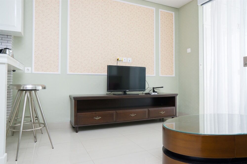 Бандунг: Spacious 1BR Dago Suites Apartment