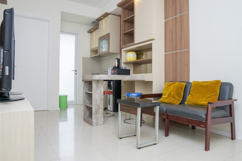 Бандунг: Pleasant 2BR Apartment at Parahyangan Residence