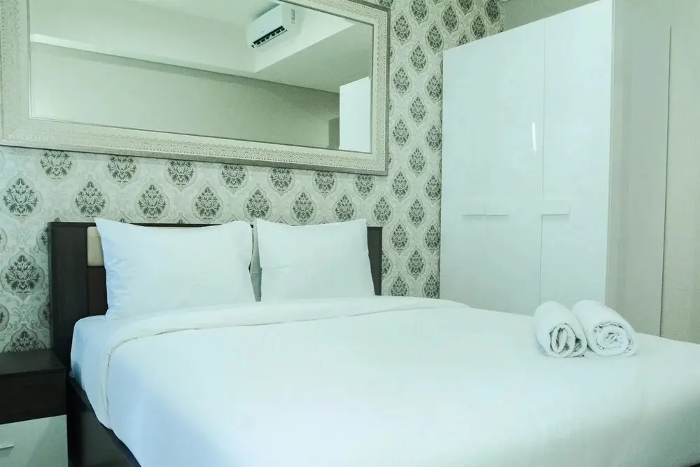 Джакарта: Modern City View Studio Apartment at Puri Mansion By Travelio