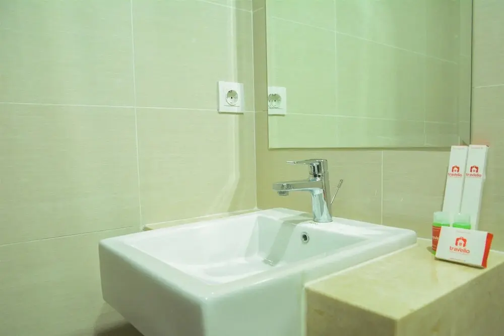Джакарта: Modern City View Studio Apartment at Puri Mansion By Travelio