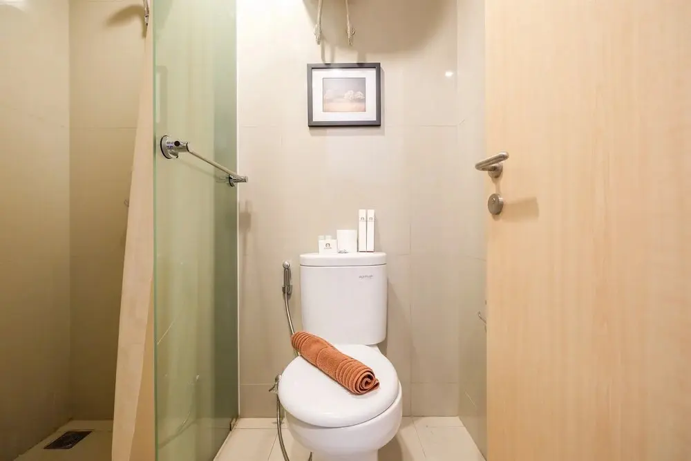Южный Тангеранг: Homey Studio Room Tree Park Apartment near BSD City By Travelio