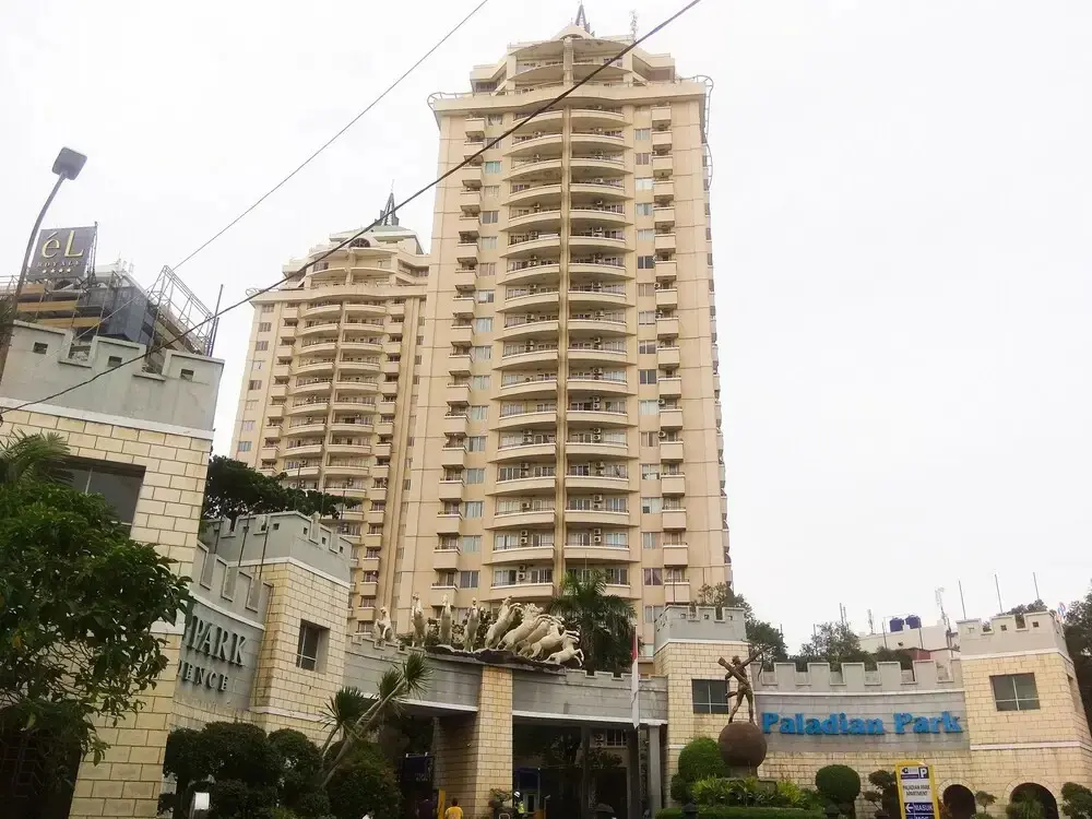 Джакарта: Cozy 1Br Paladian Park Apartment