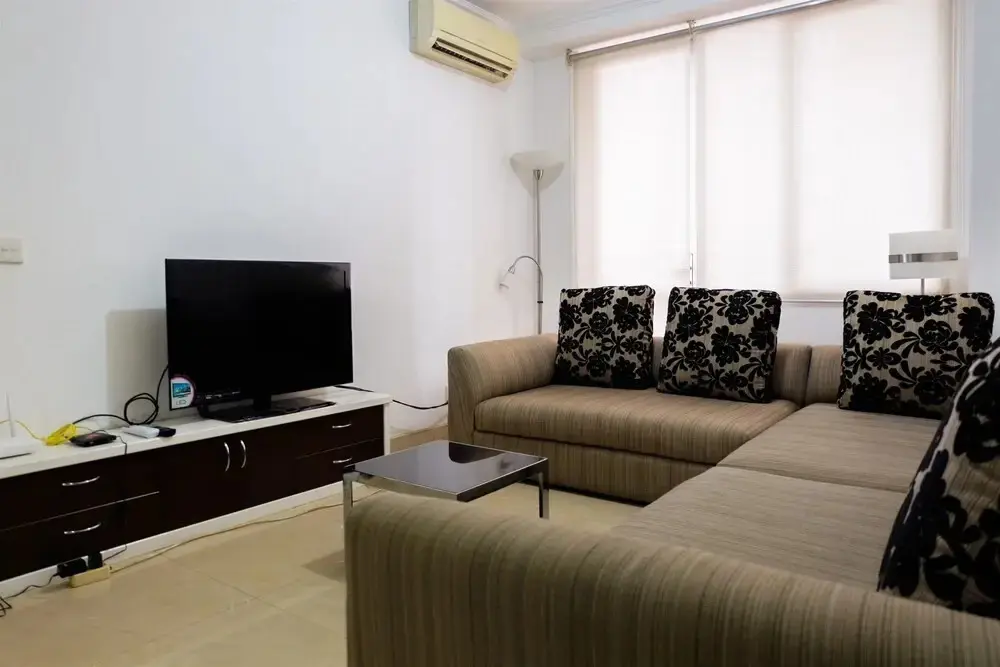 Джакарта: Cozy 1Br Paladian Park Apartment
