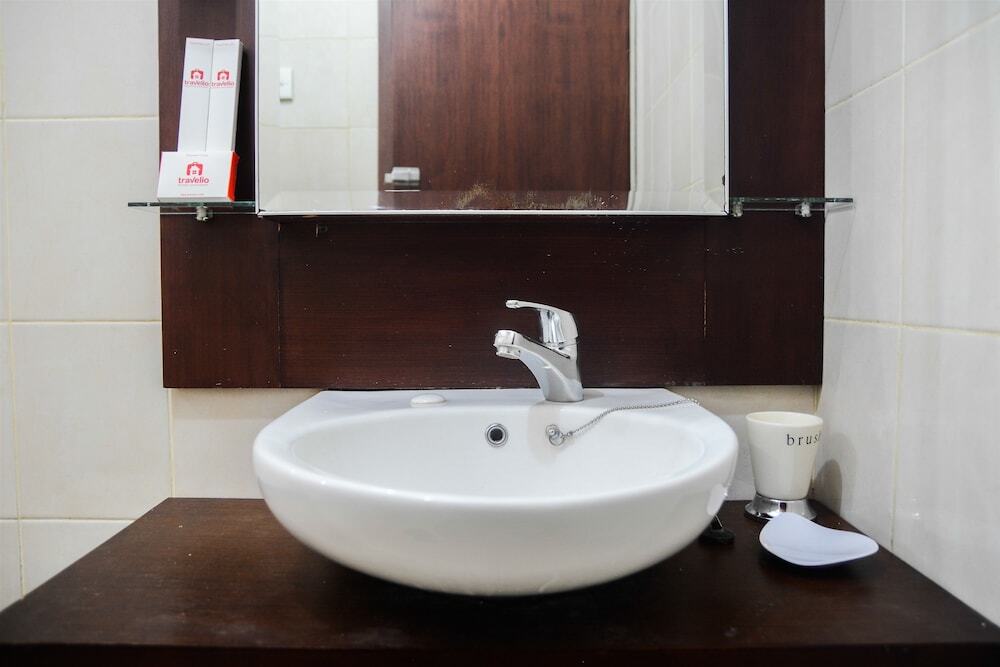 Джакарта: Comfy 2BR Sudirman Park Apartment at Central Area