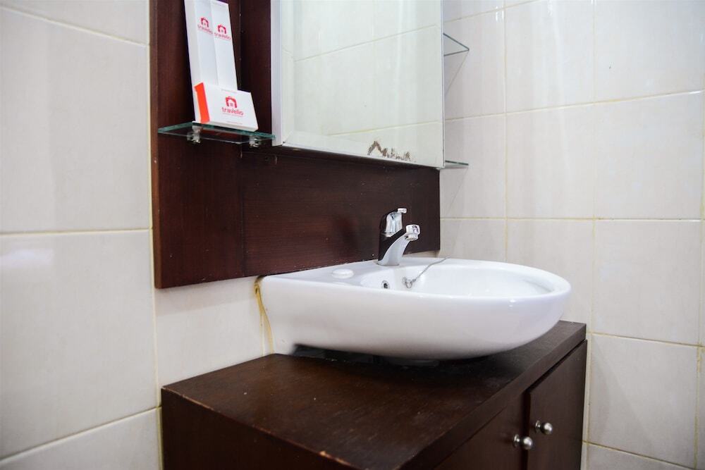 Джакарта: Comfy 2BR Sudirman Park Apartment at Central Area