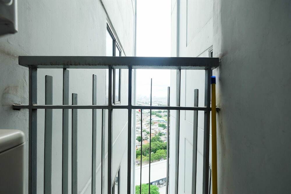 Джакарта: Classy 2BR The Mansion Apartment near JIEXPO