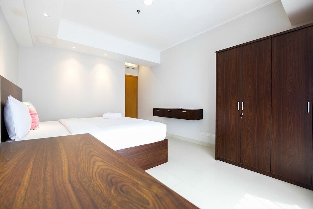Джакарта: Classy 2BR The Mansion Apartment near JIEXPO