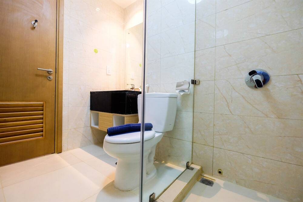 Джакарта: Classy 2BR The Mansion Apartment near JIEXPO