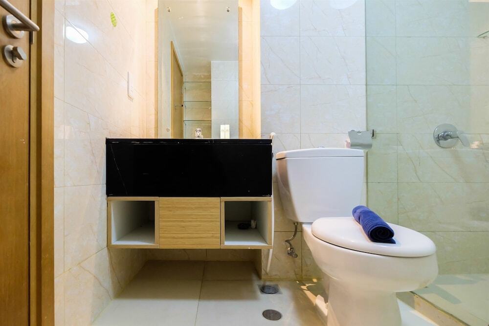 Джакарта: Classy 2BR The Mansion Apartment near JIEXPO