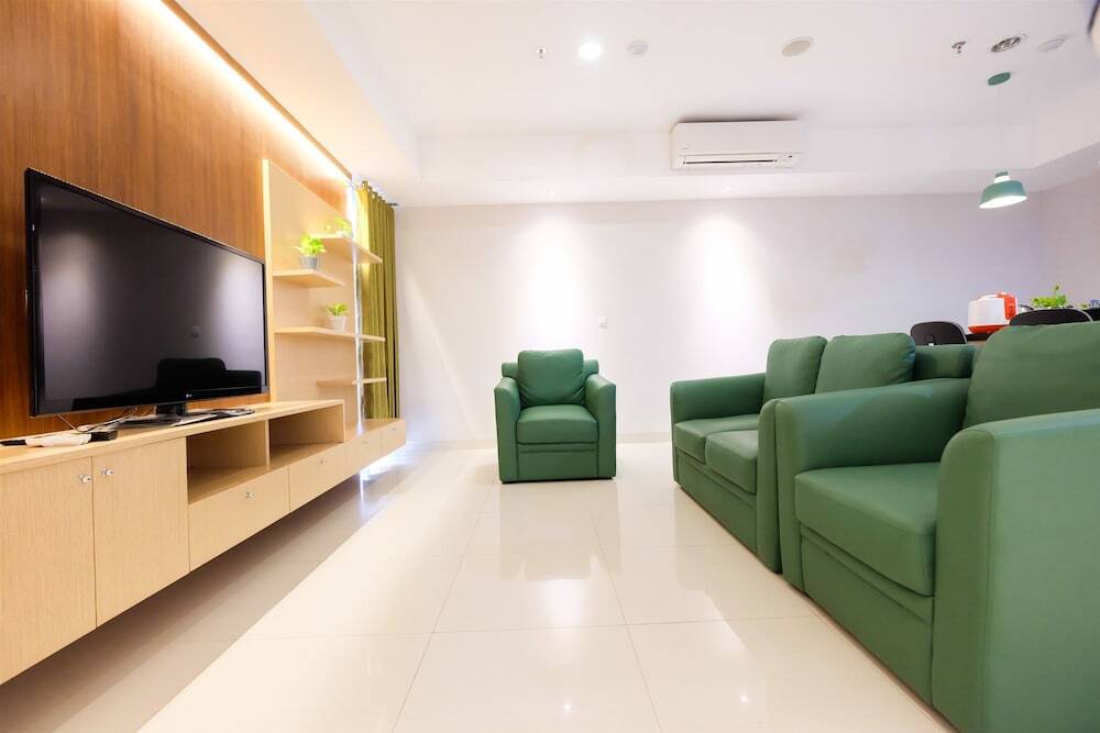 Джакарта: Classy 2BR The Mansion Apartment near JIEXPO