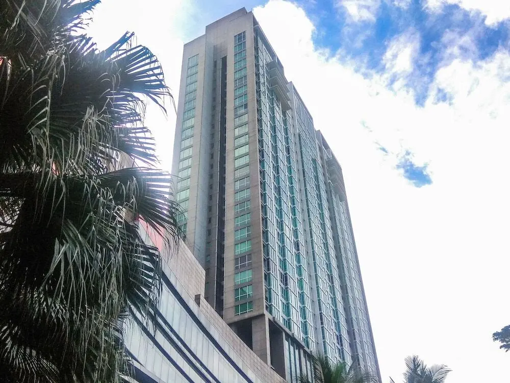 Джакарта: Cozy and Elegant 2BR Kemang Village Apartment By Travelio