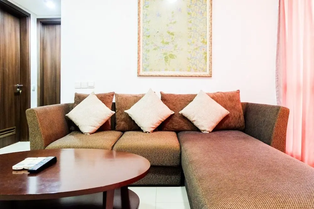 Джакарта: Cozy and Elegant 2BR Kemang Village Apartment By Travelio