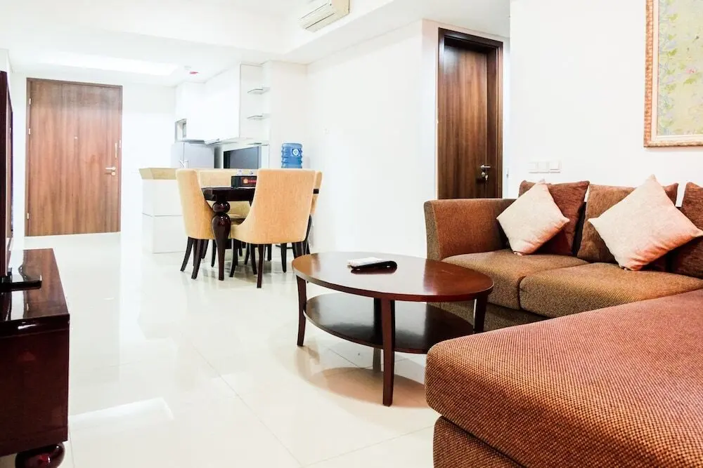 Джакарта: Cozy and Elegant 2BR Kemang Village Apartment By Travelio