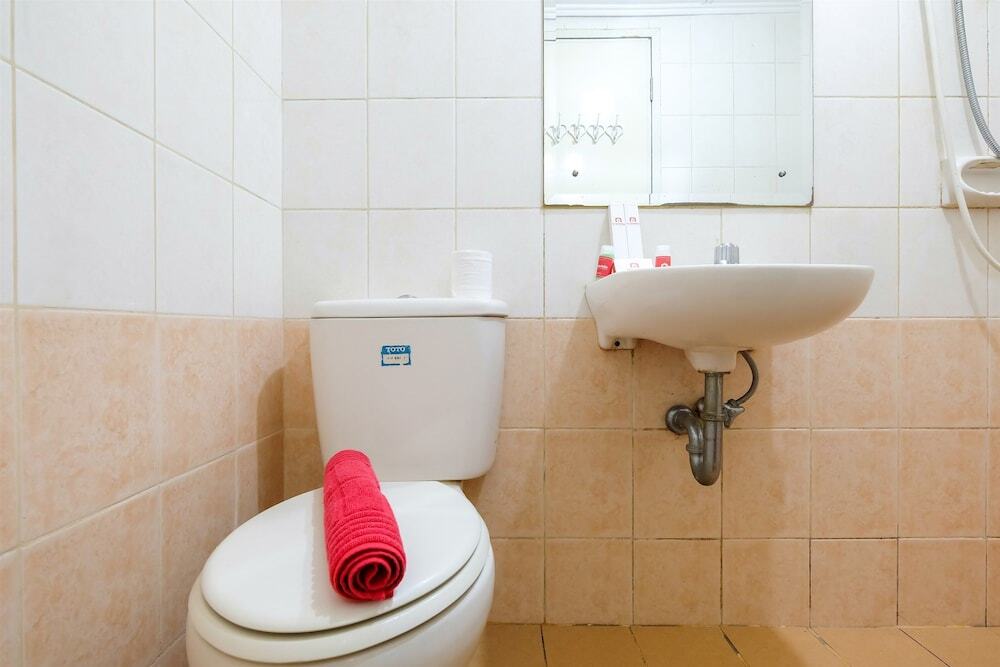 Джакарта: 2BR Apartment Gading Mediterania Residence with Android TV