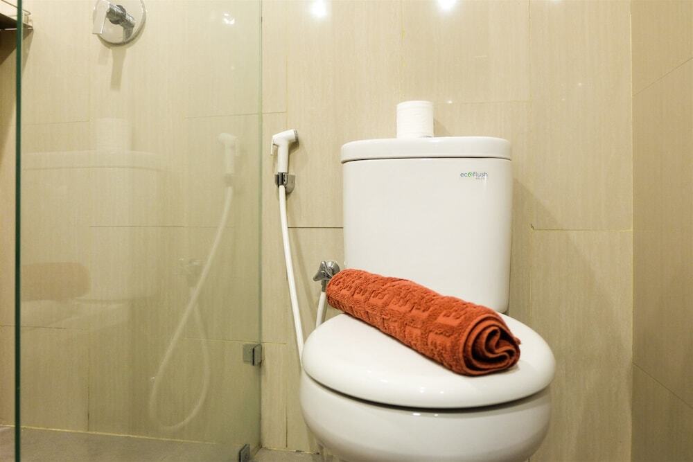Джакарта: 1BR Apartment with Sofa Bed at The H Residence