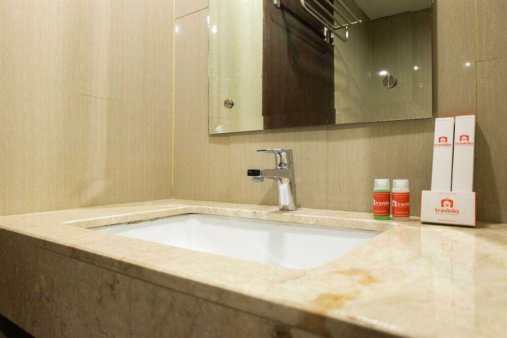Джакарта: 1BR Apartment with Sofa Bed at The H Residence