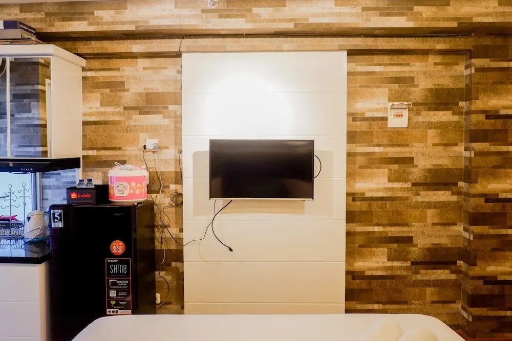 Сурабая: Minimalist Comfy Studio Apartment at Educity Pakuwon