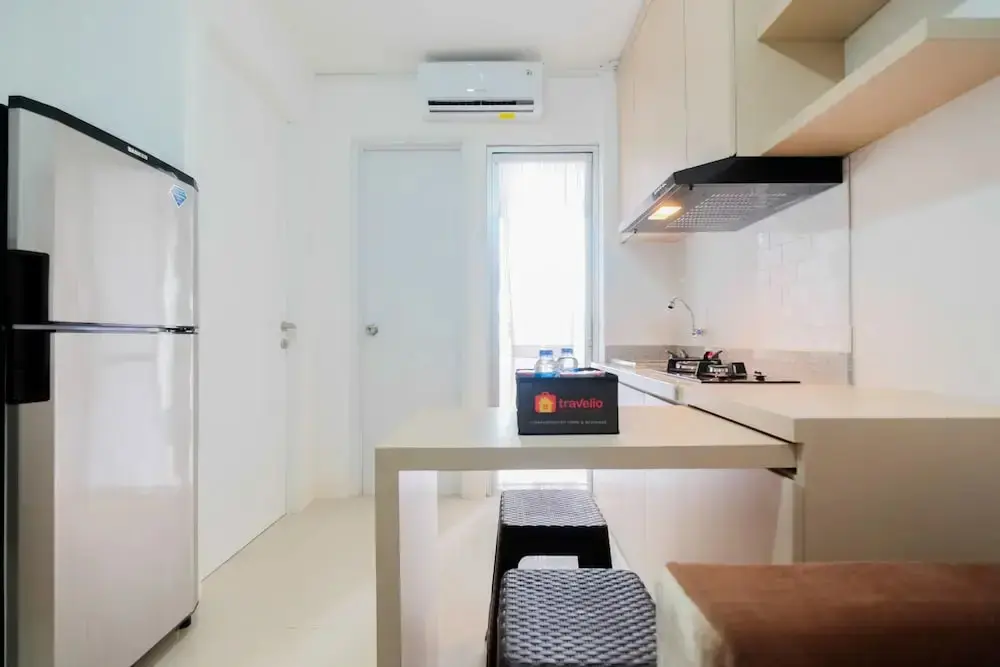Джакарта: Luxurious 2BR City View Bassura Apartment