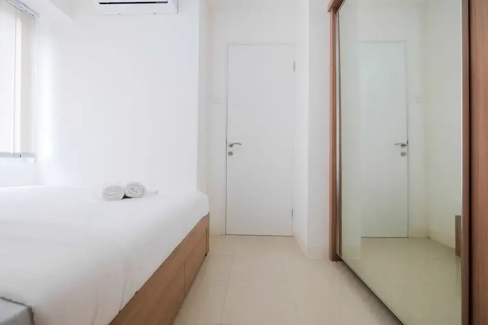 Джакарта: Luxurious 2BR City View Bassura Apartment